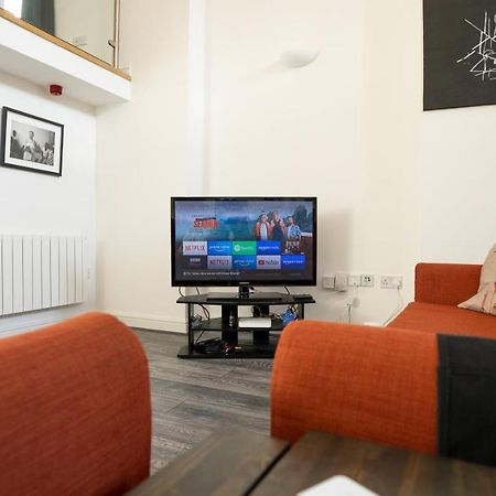 Stunning Mezzanine Apartment Near City Centre Cardiff Exteriör bild