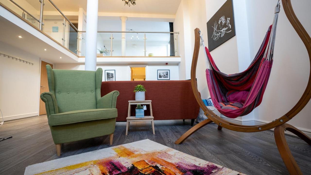 Stunning Mezzanine Apartment Near City Centre Cardiff Exteriör bild