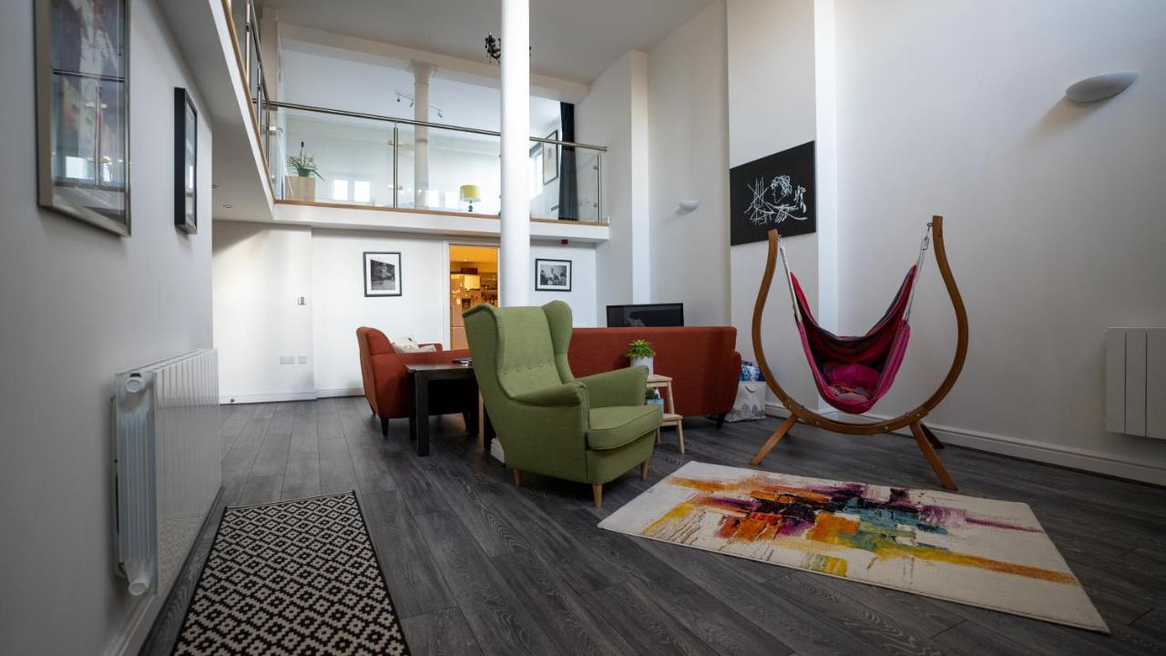 Stunning Mezzanine Apartment Near City Centre Cardiff Exteriör bild