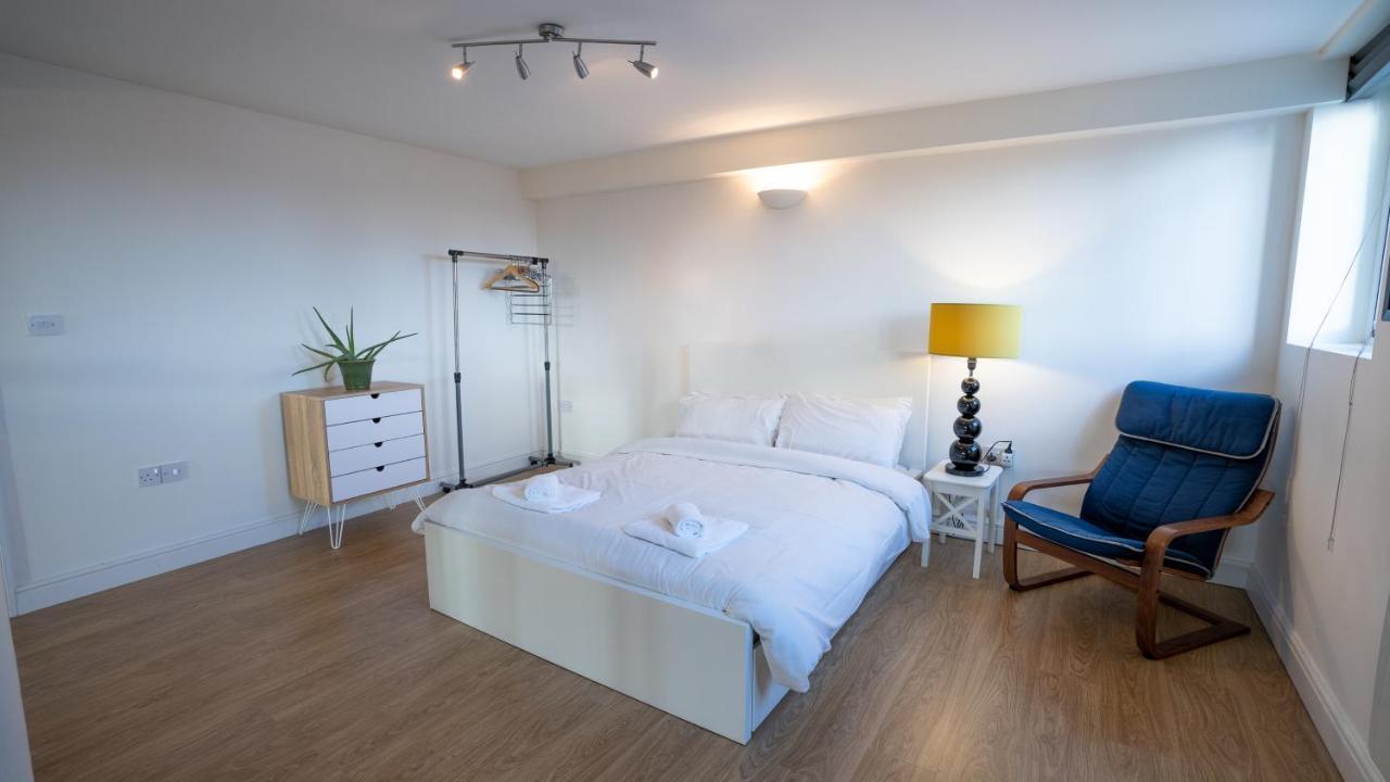 Stunning Mezzanine Apartment Near City Centre Cardiff Exteriör bild
