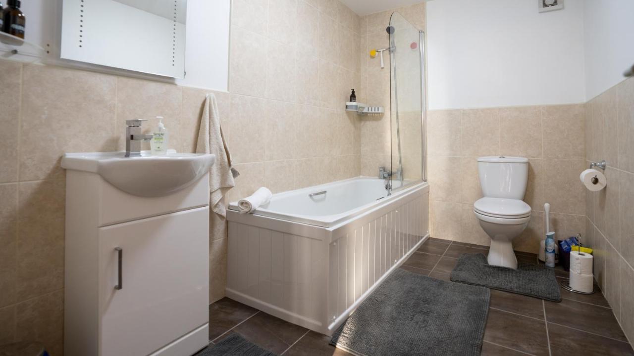 Stunning Mezzanine Apartment Near City Centre Cardiff Exteriör bild